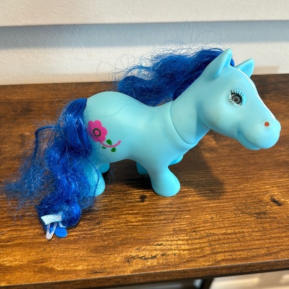 My Little Pony blue with blue hair flower on bottom - Picture 1 of 8
